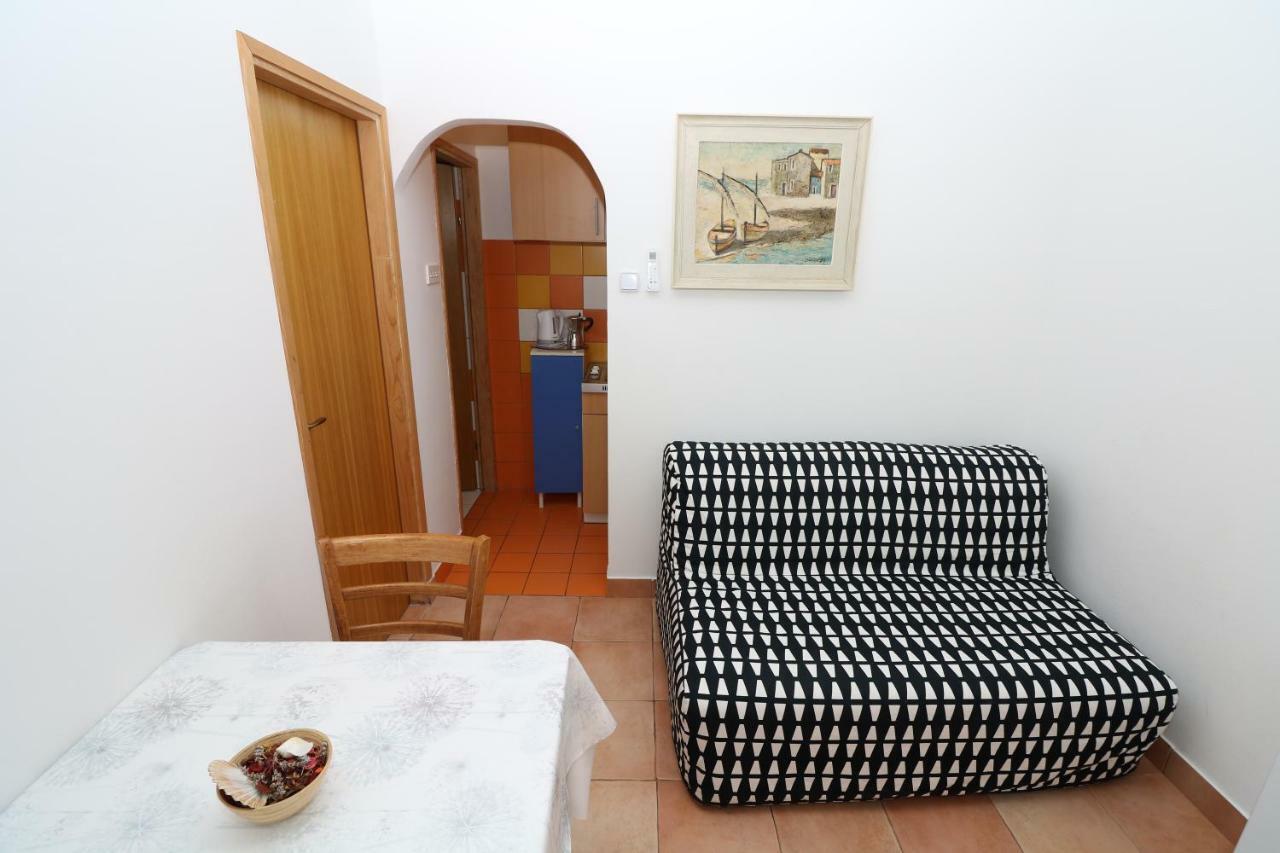 Apartments Reljic With Terrace Baska  Exterior photo